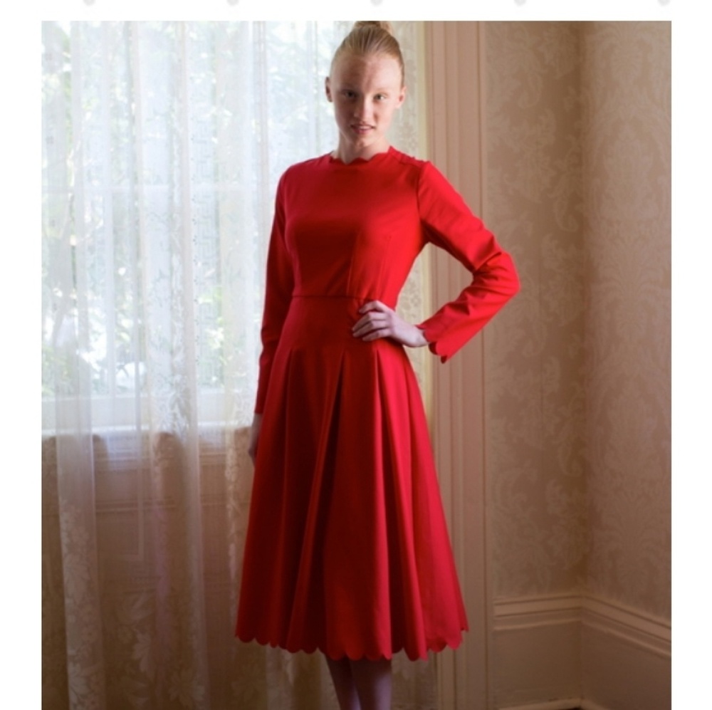 Dainty Jewell's Wavy Dress - Red